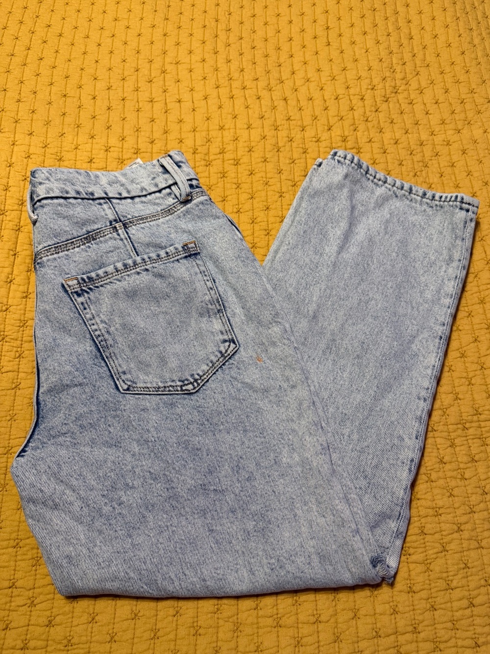 Good American Light Wash Jeans